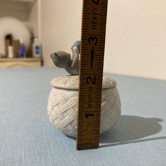 Napco Playful Kitty Cat Kitten With Ball of Yarn Figural Trinket Box - Picture 8 of 8